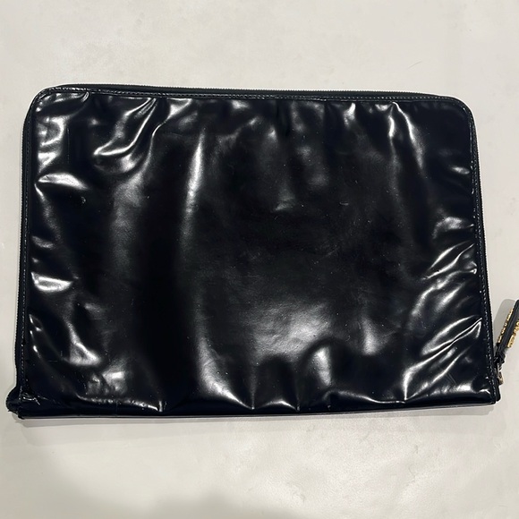 Chanel Laptop Zip Case Clutch Portfolio Black Patent Leather w Enamel CC Logo - Picture 4 of 12